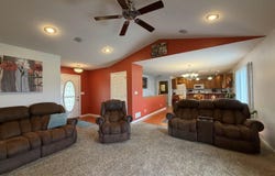 361 S 4th Avenue, Columbus, NE 68601