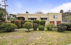 3440 Seminary Ave, Oakland, CA 94605