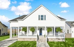 2221 BENJAMIN Street, Arabi, LA 70032