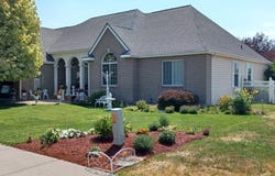 1040 Harbor Isle Boulevard, Klamath Falls, OR 97601