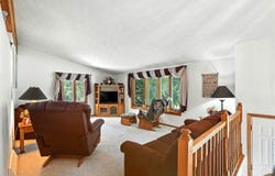 201 E Meadow Ln, ColumbusJunction, IA 52738