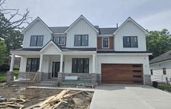 850 Forest Avenue, Glen Ellyn, IL 60137