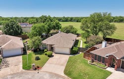 7610 Yorkmeadow Drive, Arlington, TX 76001