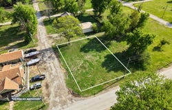 201 1st St, Pacific Junction, IA 51561
