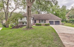 8129 Dearborn Drive, Prairie Village, KS 66208