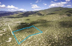 19 La Tierra, Taos, NM 87571