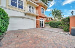 903 NE 17th Way, Fort Lauderdale, FL 33304