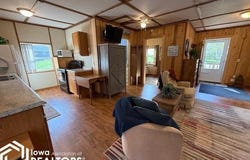 1410 E Ridge Drive, Brooklyn, IA 52211