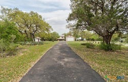 25420 Cove Drive, Spicewood, TX 78669