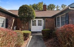 106 Oakland Farm Road, Portsmouth, RI 02871
