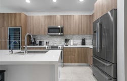 10263 NW 72nd St, Doral, FL 33178
