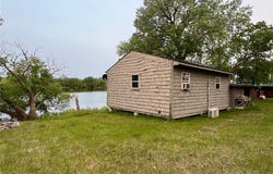 114 Lakota Island, Big Stone City, SD 57216