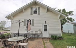 102 ESSEX Street, Glasford, IL 61533