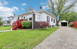 212 North Street, Brighton, IL 62012