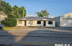 1607 LOCUST Street, Eldorado, IL 62930