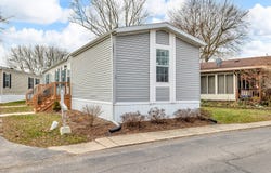 19 St. Andrews, Temperance, MI 48182