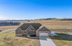 231 Lakeside Meadows Circle, Madisonville, TN 37354
