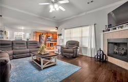 813 Grant  AVE, Prairie Grove, AR 72753