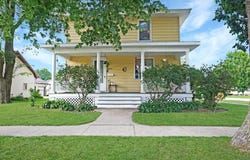 400 W 3rd Street, Sumner, IA 50674