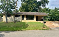 1403 North Pratt Street, Pocahontas, AR 72455