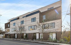 2264 SE DIVISION ST, Portland, OR 97202