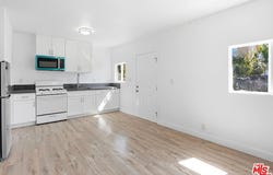 208 W 49th St, Los Angeles, CA 90037