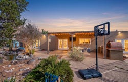 911 Palmas Altas Drive SE, Rio Rancho, NM 87124
