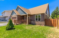 1832 4TH ST, Hood River, OR 97031