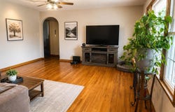 827 Thomas St, Marshall, MO 65340