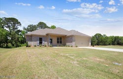 107 NE Adams Avenue, Magee, MS 39111