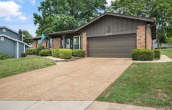 9263 Cinnabar Drive, St Louis, MO 63126