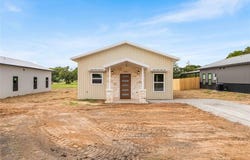 1109 E Navarro Avenue, Mart, TX 76664