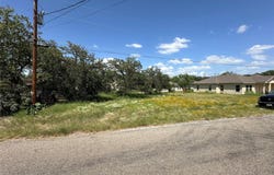 000 Forest TRL, Kingsland, TX 78639