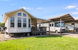 1045 Pelican Isle Drive, Kerens, TX 75144