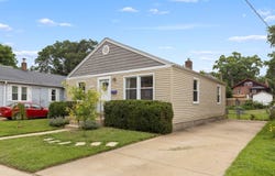 7533 Woodland Ave, Maplewood, MO 63143
