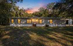 912 SW 22nd Ct, Bell, FL 32619