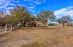 731 Rock Hill Drive, Red Oak, TX 75154