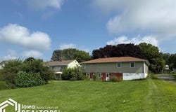 215 Linden Court, Brooklyn, IA 52211