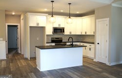 17 Fairview Station, Hartwell, GA 30643