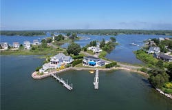 72 Marine Drive, Narragansett, RI 02882