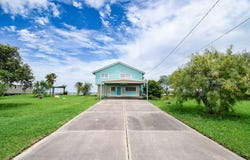 145 Lakeview Rd, ROCKPORT, TX 78382