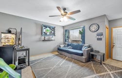 804 W Longview Ct, Valley Center, KS 67147
