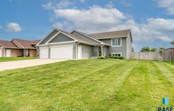 102 N Sund St, Worthing, SD 57077-2074