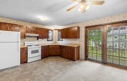 946 Thorndike St, New Bedford, MA 02745