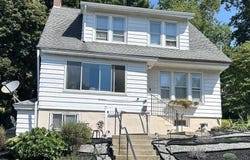 37 PARK Road, READING, PA 19609
