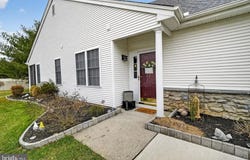 137 BURHOLME DRIVE, HAMILTON, NJ 08691