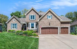 5484 NE Northgate Crossing, Lee's Summit, MO 64064