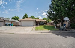 302 Candis Drive, Eagle Point, OR 97524