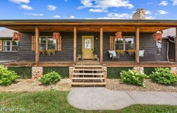 918 Meadow Rd, Greenback, TN 37742