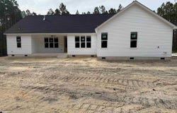 694 Robinson Town Road, Cassatt, SC 29032